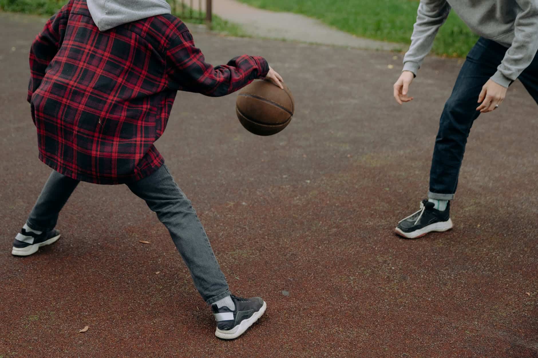 Basketball shoes